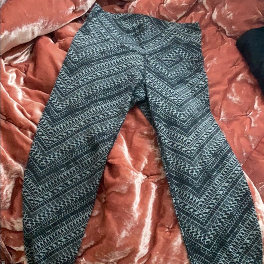 Aztec print gym leggings